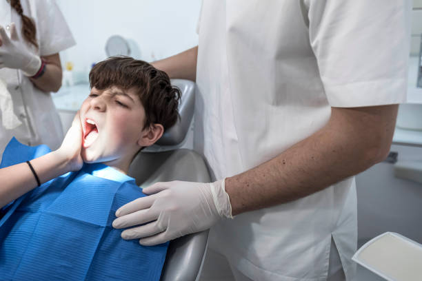 Best Emergency Tooth Extraction in Waverly, IL